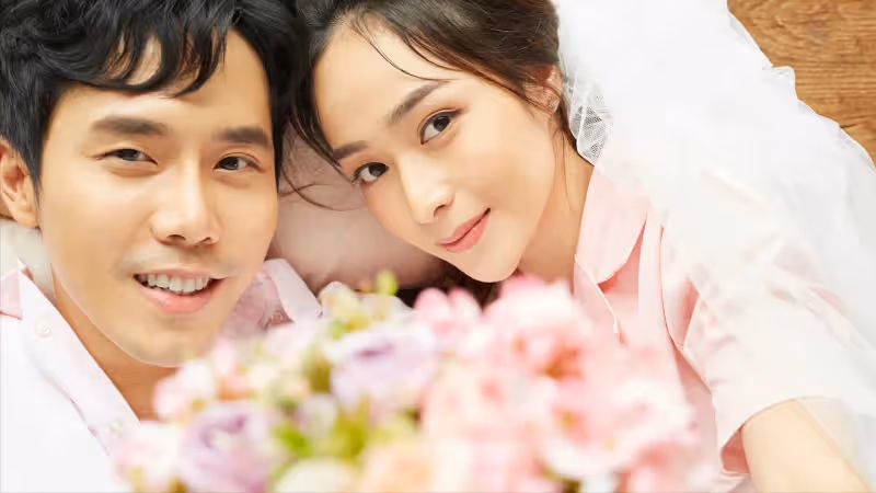 婆婆只顧打牌沒空帶孫,親家來帶一年氣著婆婆:我兒的房憑啥你住