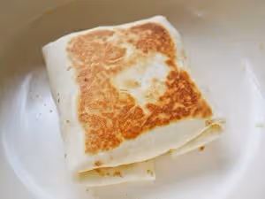 午餐肉玉米爆漿卷餅