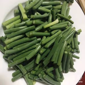 蒜苔炒肉（肉肉超嫩）