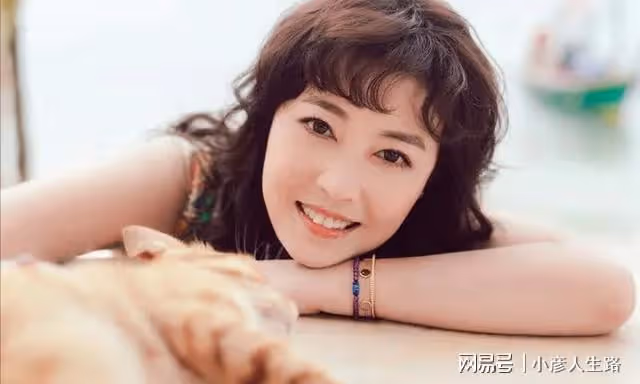 字呂良偉:一婚娶周海媚,二婚娶鄺美雲,三婚再娶女強人終於幸福