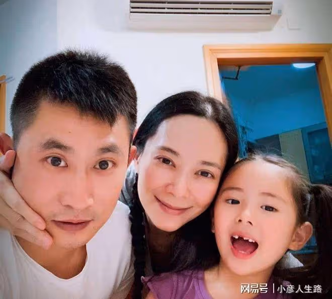 嫁給普通人的6位女星,個個幸福美滿,比嫁豪門更快樂