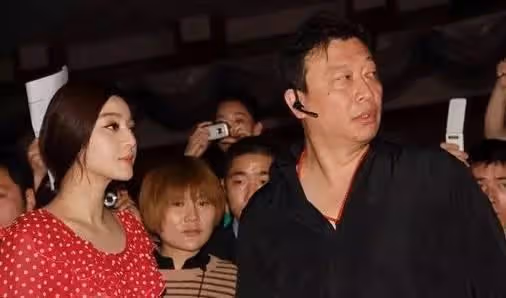 絕了!韓國愛豆的經紀人都這麼帥?!可以組團出道了