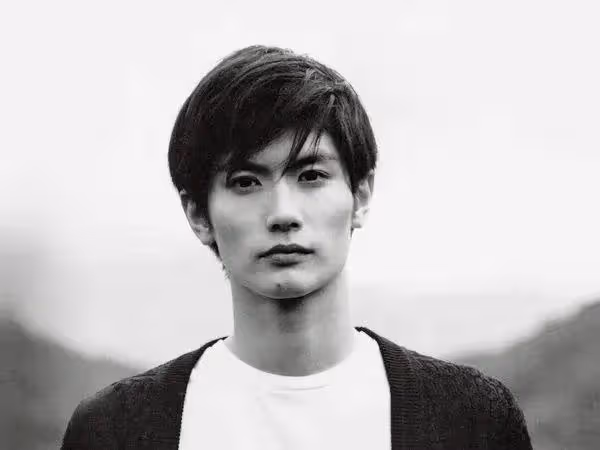 離世2年,三浦春馬的骨灰終於下葬了。父母曾為爭遺產不讓他下葬