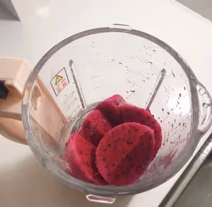 適合女生喝的飲品～火龍果酸奶奶昔