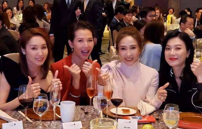 黎姿:嫁給殘疾丈夫,照顧癱瘓弟弟,她的生活幸福嗎?