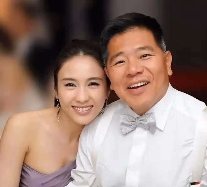 黎姿：嫁給殘疾丈夫，照顧癱瘓弟弟，她的生活幸福嗎？