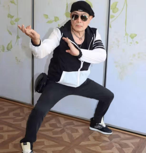 59歲錢小豪近況!有高血壓一天只吃一餐,被指脖子現青筋臉色蒼白