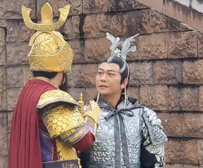 59歲錢小豪近況!有高血壓一天只吃一餐,被指脖子現青筋臉色蒼白