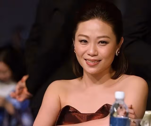 50歲香港知名女星被曝將復出!棄影從商成過億富婆,至今仍未結婚