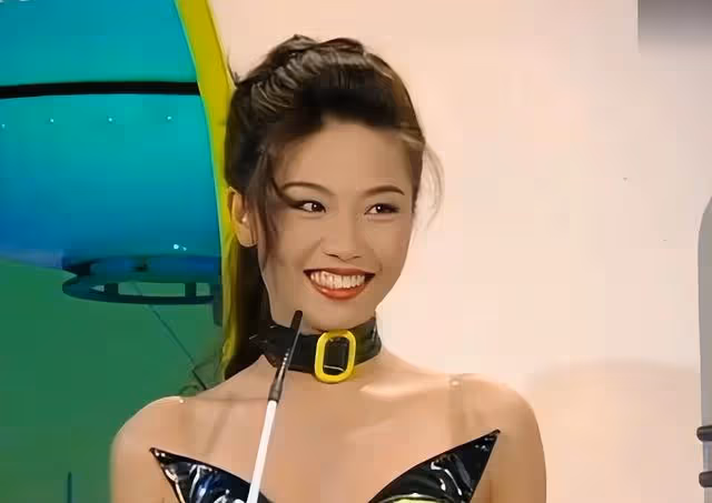 50歲香港知名女星被曝將復出!棄影從商成過億富婆,至今仍未結婚