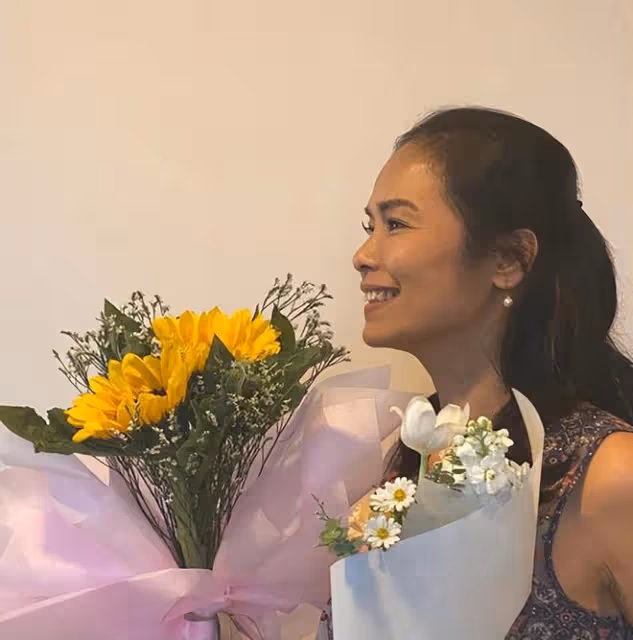 韋唯倆兒子在美國大辦生日宴,打扮似貴族公子,建模臉顏值不輸媽