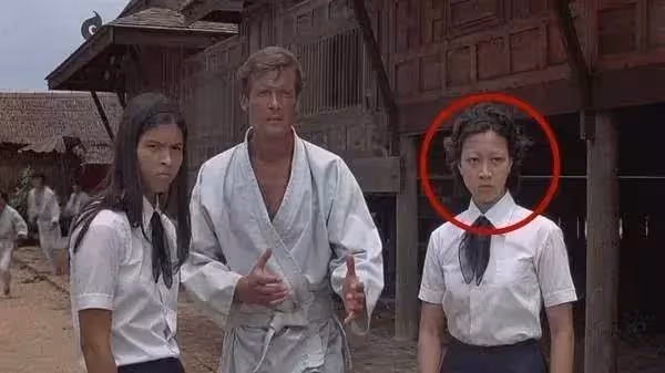 洪金寶成龍師姐,由邦女郎變星女郎而大火,和妹妹有不同的人生