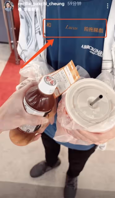 張柏芝曬母子合影,與14歲Lucas互相依偎,秀同款項鍊似情侶