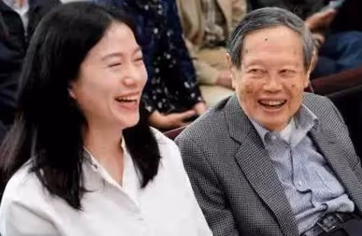 鋼琴家劉詩昆:78歲娶小37歲嬌妻,81歲再得一女,如今還想生兒子,全網羨慕:真是老當益壯