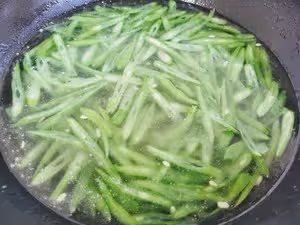 家常菜—四季豆炒臘腸