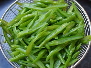 家常菜—四季豆炒臘腸