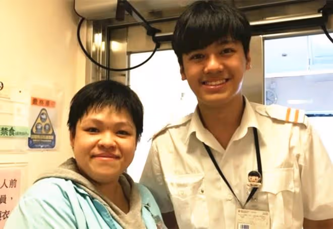 江華父子同框尬舞!28歲兒子陽光帥氣,遺傳媽媽音樂天賦卻不入行