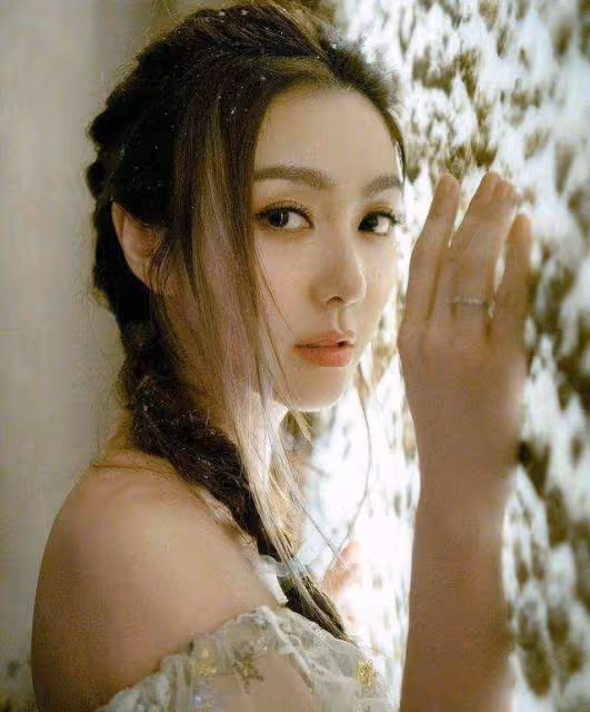 薛凱琪將衣服反穿引熱議!粉絲誤會其有意為之,真相揭開讓人心疼