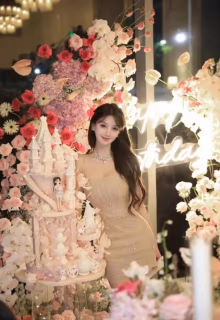 黃曉明為緋聞女友慶生?女方曬生日賀卡疑泄露