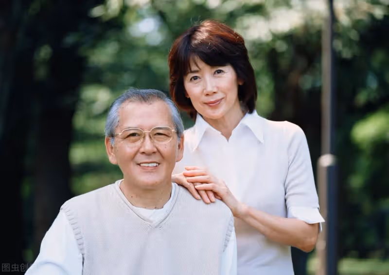 供弟弟上學7年,畢業後姐姐停止轉錢,母親找上門:你弟還沒結婚