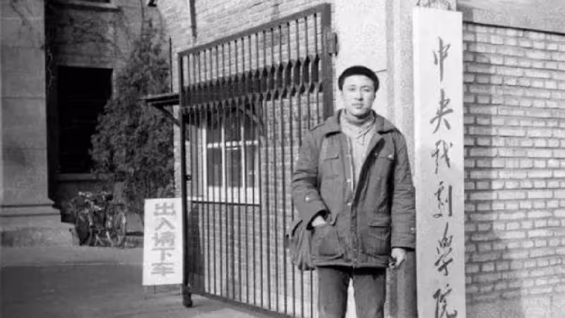 農村教師突然得知:親生妹妹竟是林青霞! 相認後拒絕900萬補償「一句話」讓人敬佩