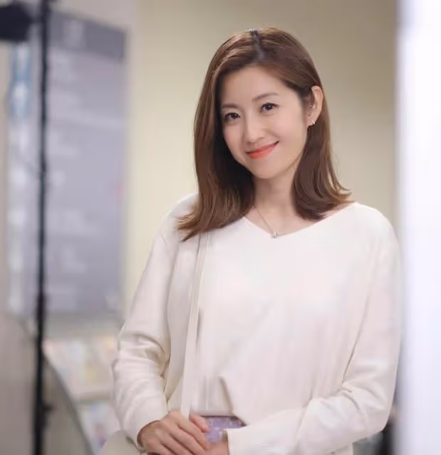TVB知名女星再破離婚傳聞!收丈夫99朵玫瑰,夫妻倆聚少離多