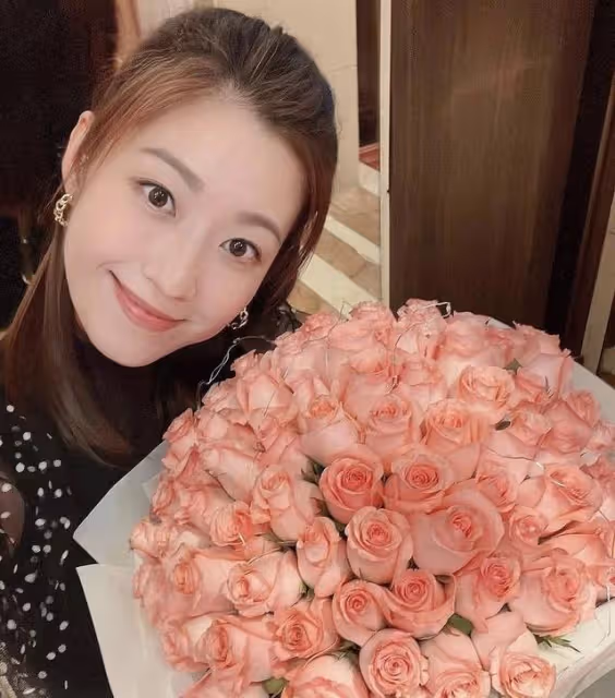TVB知名女星再破離婚傳聞!收丈夫99朵玫瑰,夫妻倆聚少離多