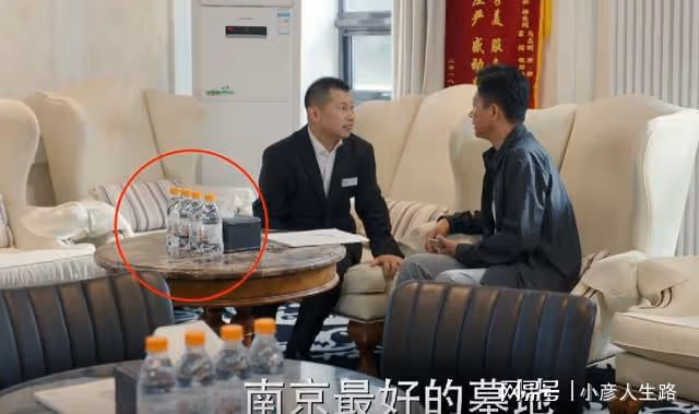 《張衛國的夏天》廣告太肆無忌憚了，大logo恨不得懟觀眾臉上