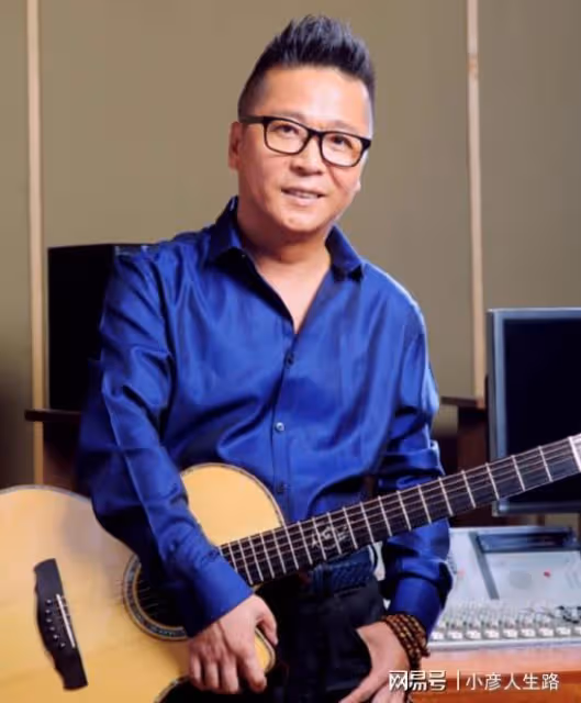 李春波一曲《小芳》成名,苦戀20年,最終娶到自己的初戀