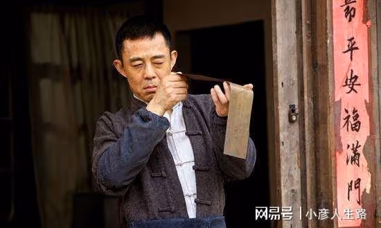 12年後再看侯勇,從百變戲骨到「老牛吃嫩草」,他到底經歷了啥?