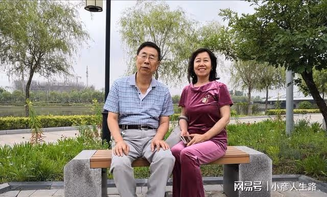 71歲阿姨遇「黃昏戀」,有錢有房慘被騙,「渣大爺」騙情又盜財