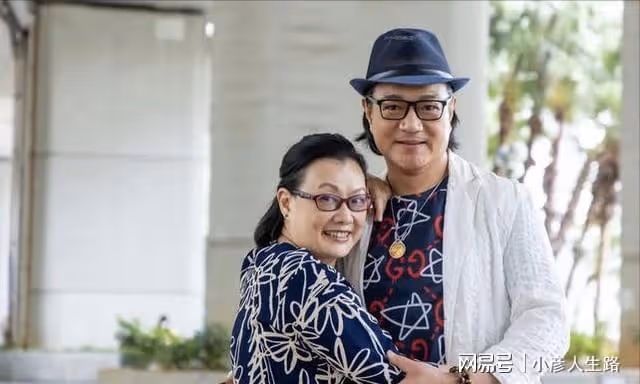 71歲阿姨遇「黃昏戀」,有錢有房慘被騙,「渣大爺」騙情又盜財