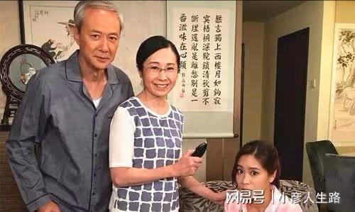 71歲阿姨遇「黃昏戀」,有錢有房慘被騙,「渣大爺」騙情又盜財