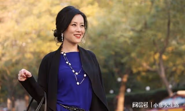 71歲阿姨遇「黃昏戀」,有錢有房慘被騙,「渣大爺」騙情又盜財