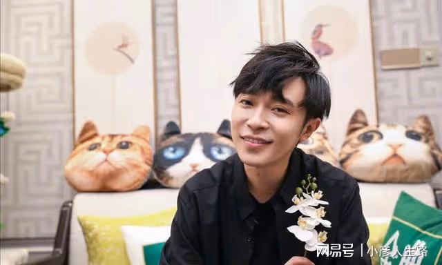 40歲吳青峰未婚未育，再憶起當年的張懸，或許就找到了誘因