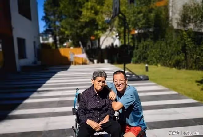 俞敏洪:為何要給母親下跪?他如何對待老年痴呆的母親?