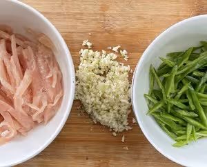中餐吃出小蠻腰～青椒雞胸肉絲