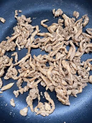 中餐吃出小蠻腰～青椒雞胸肉絲