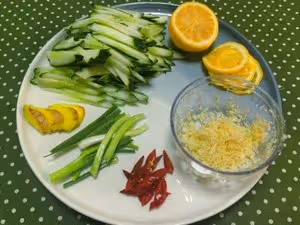 夏日必備！！泰式涼拌雞胸肉絲