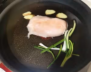 夏日必備！！泰式涼拌雞胸肉絲
