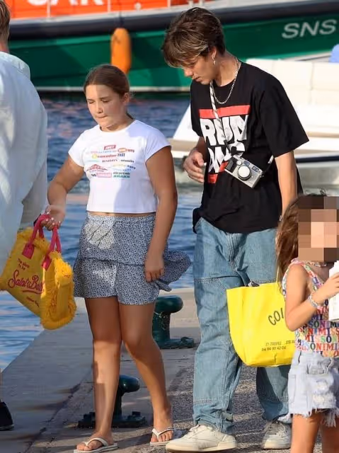 貝克漢姆攜女兒度假 小七身材圓潤肚子圓滾滾