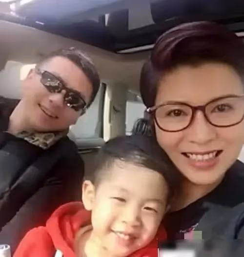 中國老牌歌手齊聚富婆家 杭天琪董文華如複製