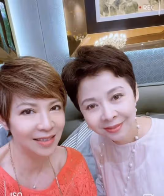 中國老牌歌手齊聚富婆家 杭天琪董文華如複製