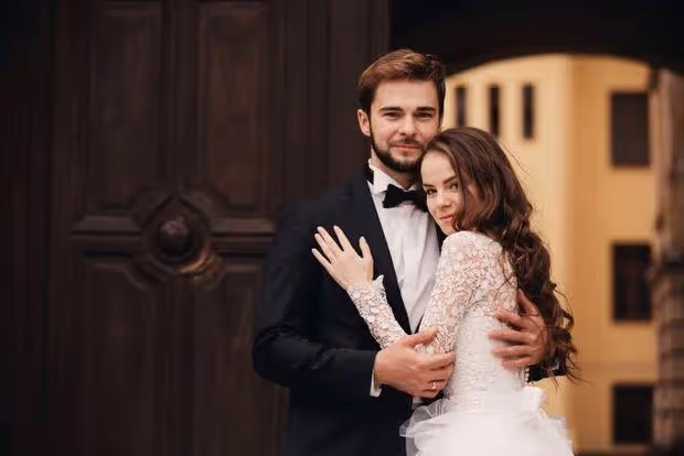 婚前查出懷孕,準新娘要8萬改口費否則不進門,婆婆:接著叫阿姨