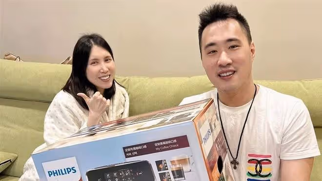 38歲女星癌細胞再度擴散,歌手父親心急患病住院,半邊身體不能動