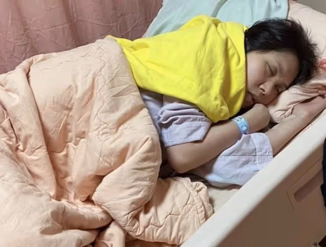 38歲女星癌細胞再度擴散,歌手父親心急患病住院,半邊身體不能動