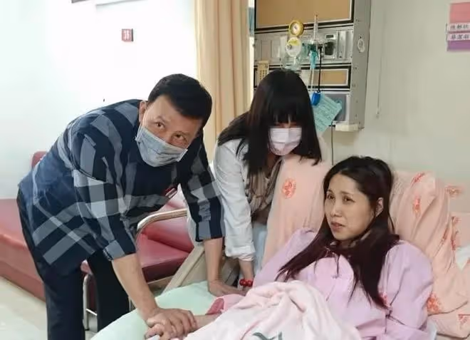 38歲女星癌細胞再度擴散,歌手父親心急患病住院,半邊身體不能動