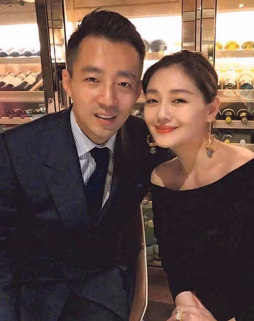離婚大S半年!汪小菲開直播淚訴「傻呼呼被人算計」 坦言「我做人太實在」網罵:少玩苦肉計