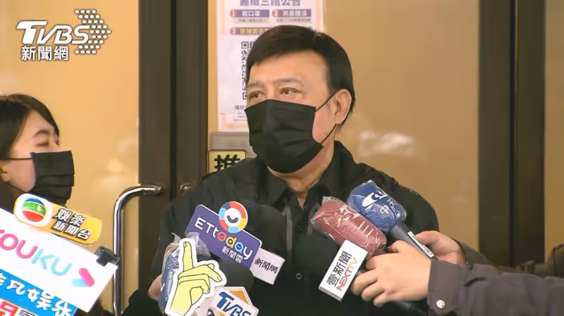 余天驚傳中風住院!兒子親口曝「接到爸爸求救電話」 病況曝光哽咽:「很嚴重了才說」