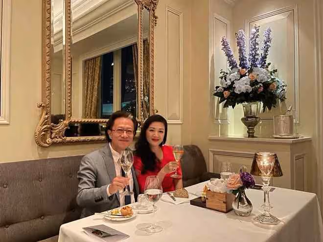 陳少霞結婚6周年!與大20歲富豪老公出門慶祝,遍地豪車太壯觀